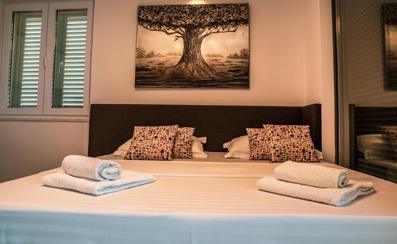 Luxury Apartments White Villa Violeta Mandre Bagian luar foto