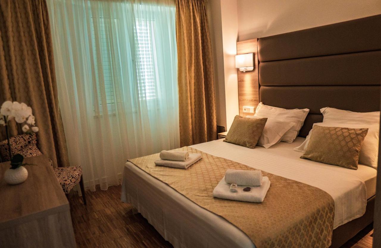 Luxury Apartments White Villa Violeta Mandre Bagian luar foto