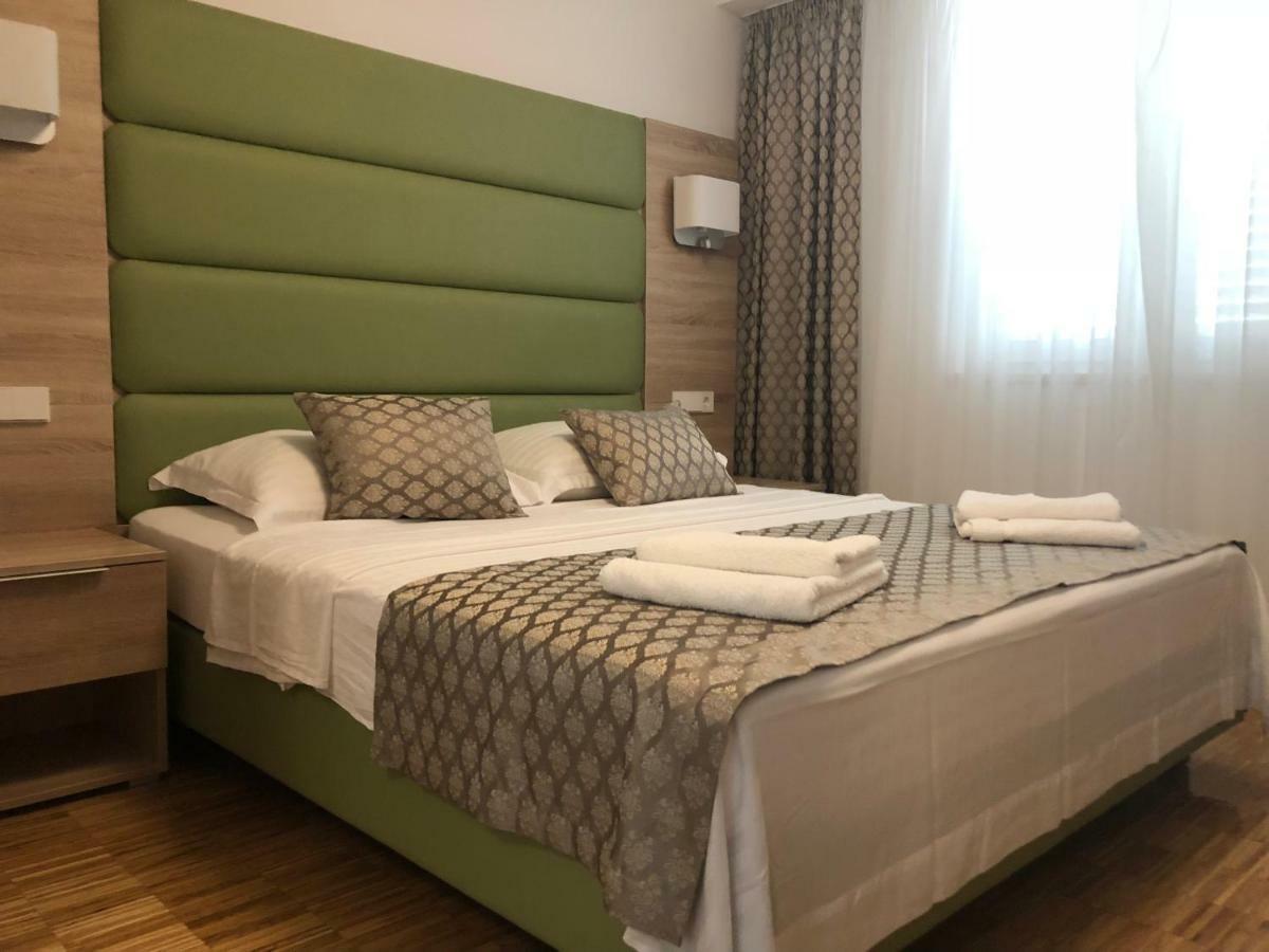 Luxury Apartments White Villa Violeta Mandre Bagian luar foto