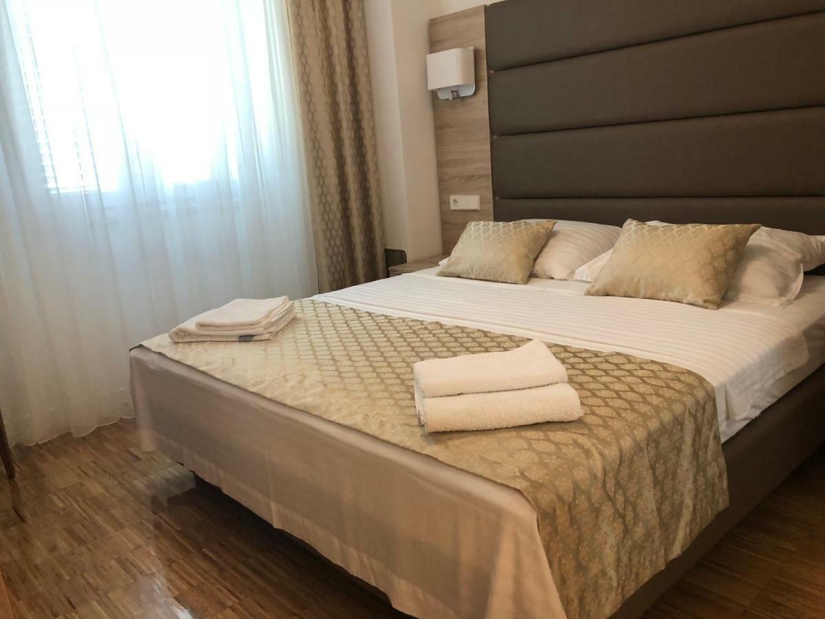Luxury Apartments White Villa Violeta Mandre Bagian luar foto